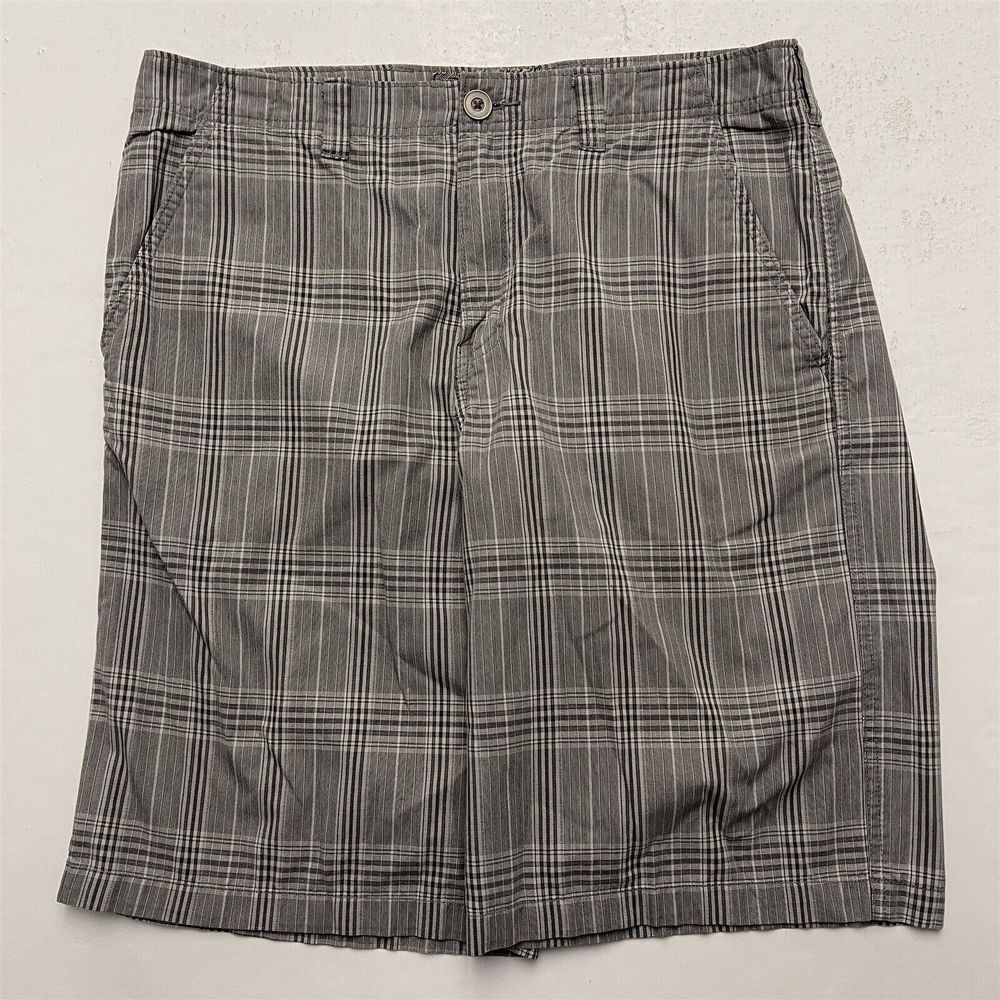 Buckle BKE Hybrid 36 x 12"‎ Gray Plaid Flap Pocket Casual Shorts